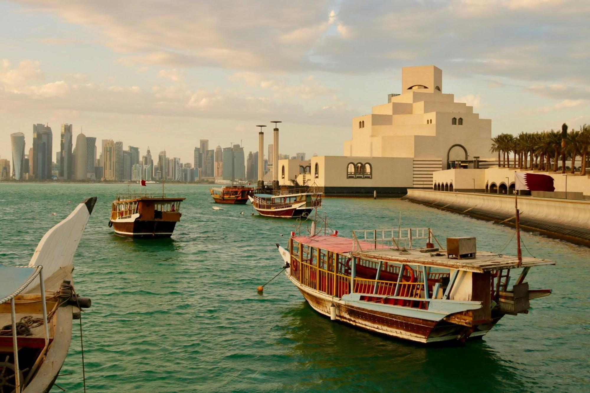 Saraya Palace Hotel Doha Exterior photo