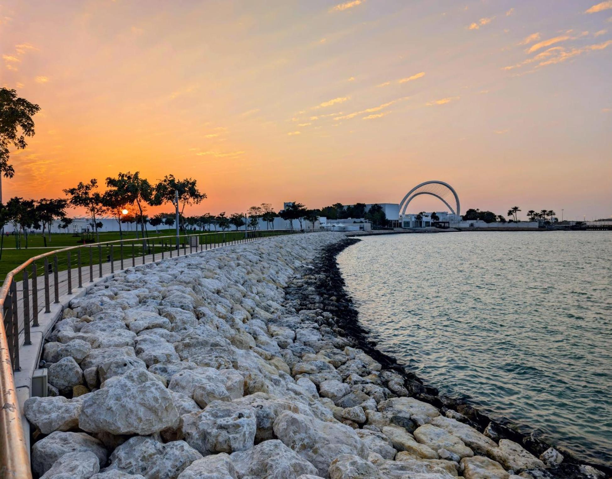 Saraya Palace Hotel Doha Exterior photo