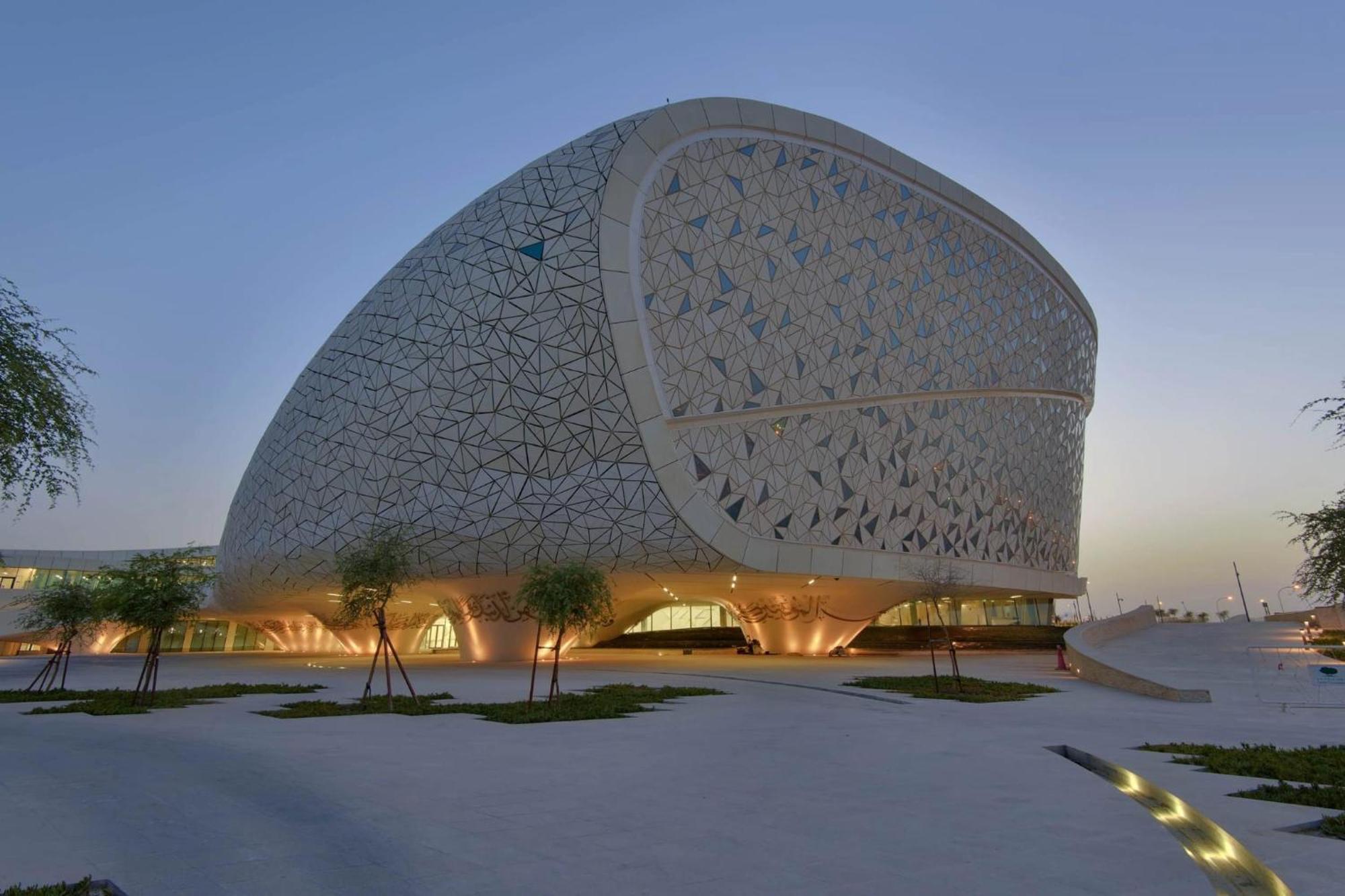 Saraya Palace Hotel Doha Exterior photo